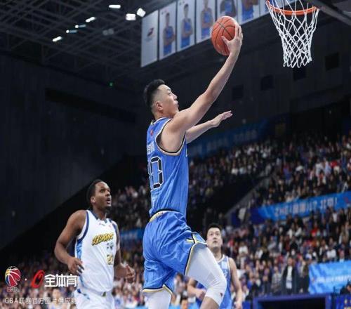 尼曼与约翰,逊携手领跑,新加坡赛次,米兰体育官网,米兰体育直播,体育赛事直播,足球直播